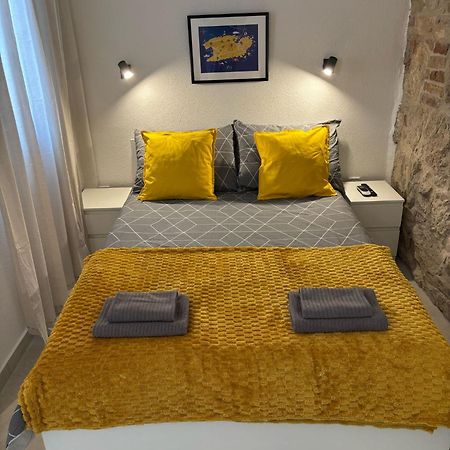 Apartment Ana Віс Екстер'єр фото